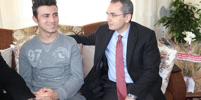 Tosya Kaymakamı Deniz Pişkin, Gazi Polisi Ziyaret Etti