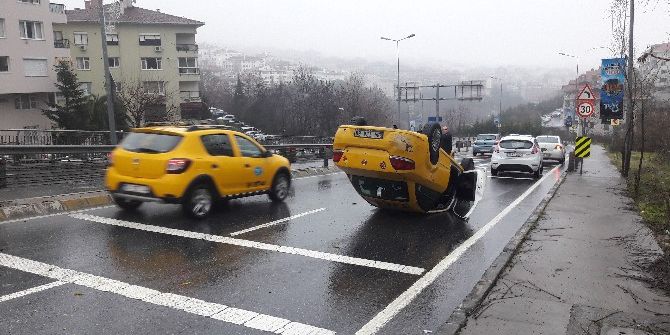 Beşiktaş’ta Başka Bir Aracın Çarptığı Ticari Taksi Takla Attı