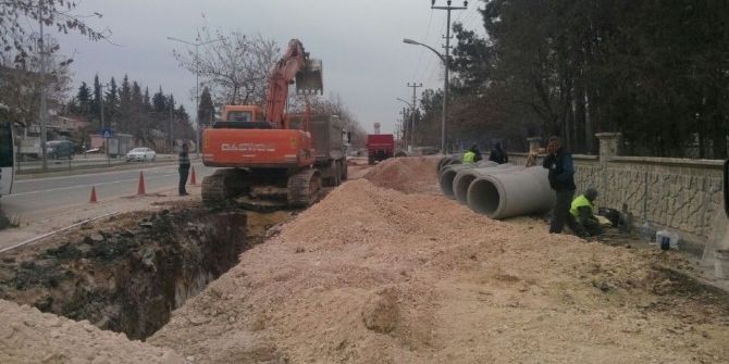 Adıyaman Belediyesi Atatürk Bulvarındaki Çalışmalarına Hız Verdi