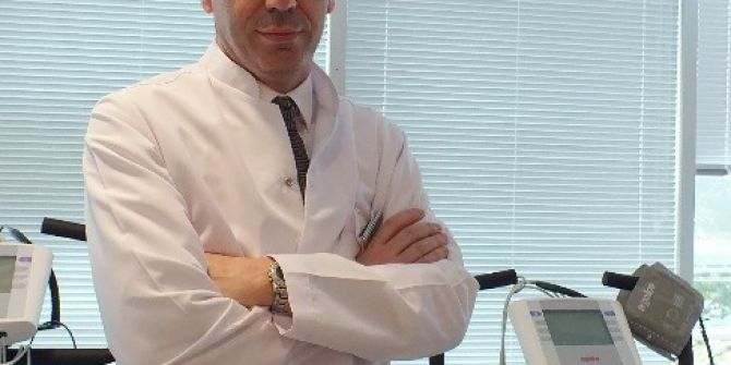 Baştaki Eğrilik Skolyoz İşareti