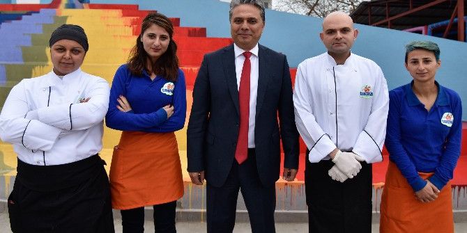 Başkan Uysal, Teneffüs Park Çalışanlarıyla Buluştu