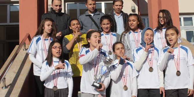 Moymul Ortaokulu Futsal Yıldız Kızlar Takımı, İlçenin Gururu Oldu