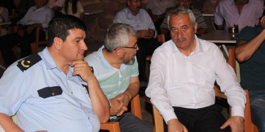 Başkan Zekeriya Karayol Demokrasi Nöbetinde