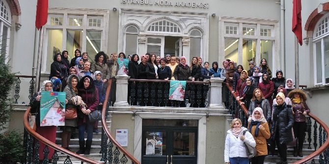 Geleceğin Tasarımcıları, Modanın Merkezinde İncelemelerde Bulundu