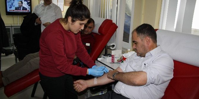 Memur-sen Kan Bağışladı