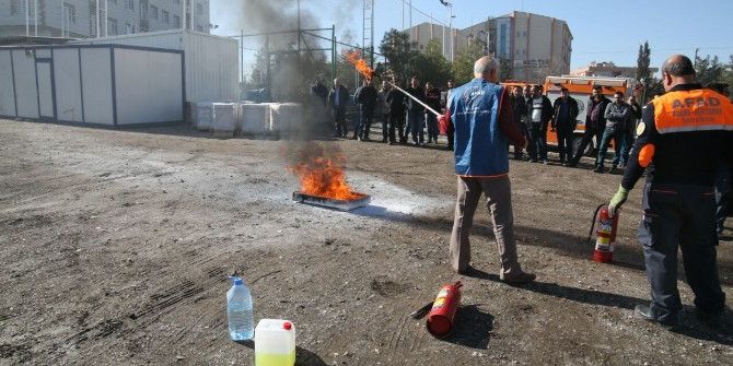 Polislere Yangın Söndürme Tatbikatı