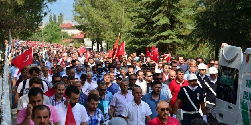 Darbe Şehidi Toprağa Verildi