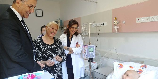 Tarhan’dan Lösemili Çocuklara Moral Ziyareti