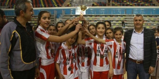 Şanlıurfa’daki Okul Sporları Basketbolla Devam Etti