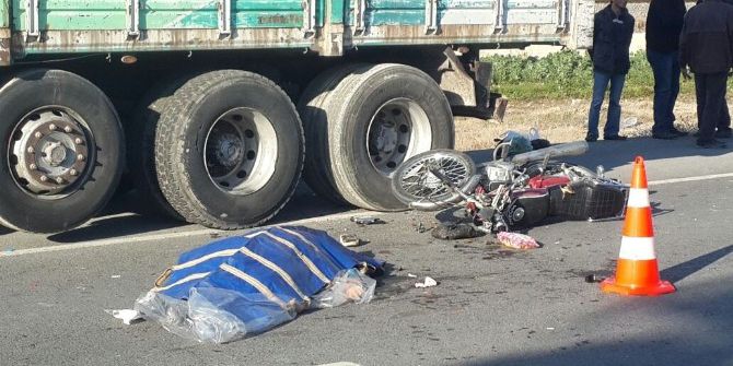 Tarsus’ta Feci Kazada Anne Öldü, Oğlu Ağır Yaralandı