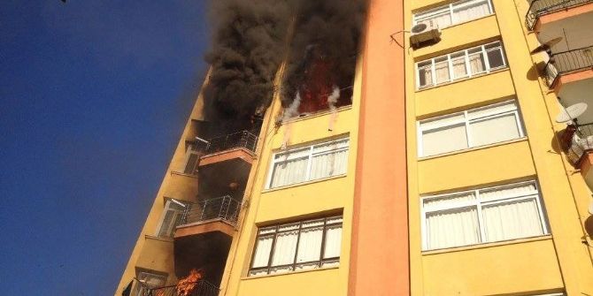 Mersin’de Ev Yangını