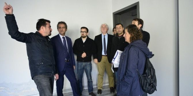 Rektör Özer, Merkezi Derslikler Binasında İncelemelerde Bulundu