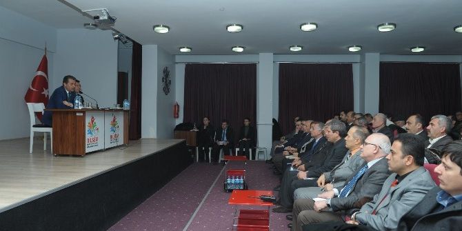 Vali Çelik, Mahalle Muhtarlarıyla Bir Araya Geldi