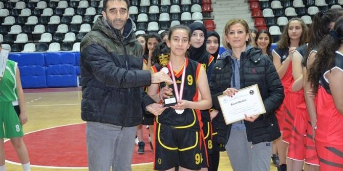 Gençler Basketbol Müsabakaları Sona Erdi