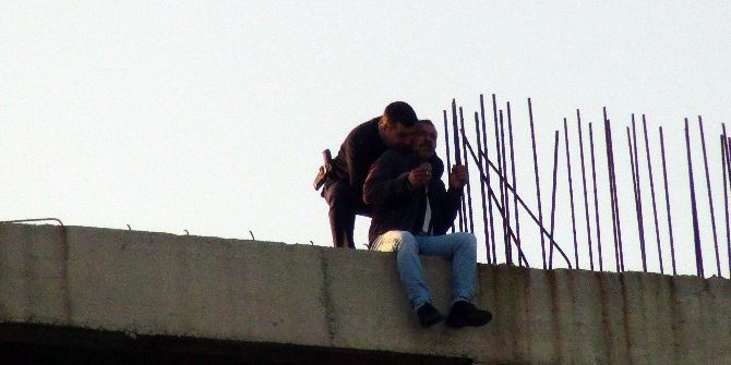 İntihara Kalkışan Şahsı Polis Kurtardı