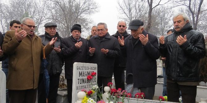 Mahmut Tunaboylu Kabri Başında Anıldı