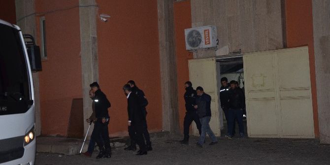 Aralarında Polislerinde Bulunduğu 14 Şahıs Kaçakçılıktan Tutuklandı