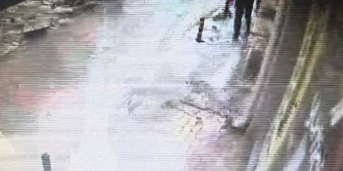 Kar Kütlesinin Altında Kalmaktan Son Anda Kurtuldu