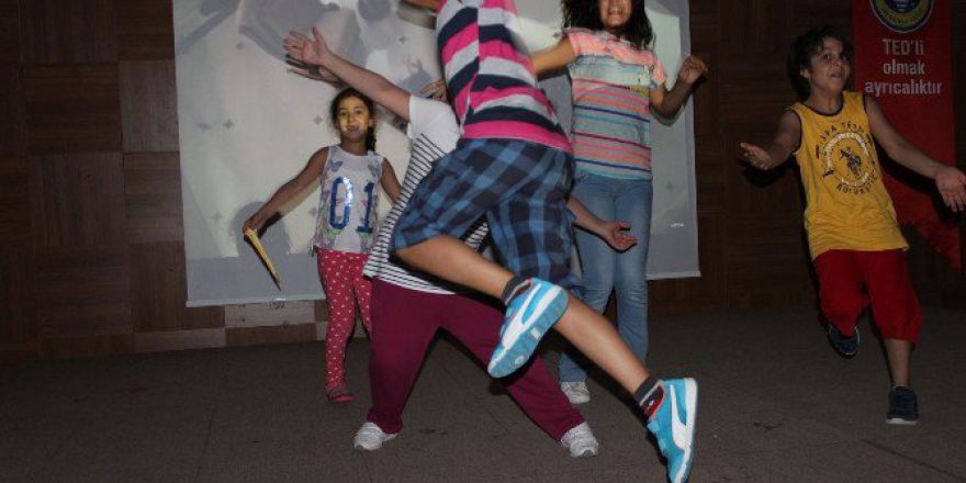 Ted Yaz Okulunda Beden Dili Eğitimi