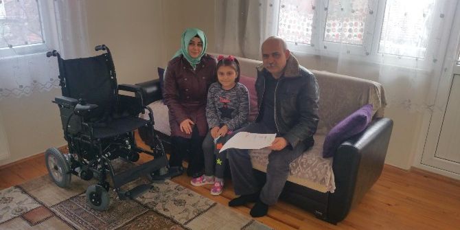 Engelli Minik Sena Teşekkürünü Resimle Anlattı