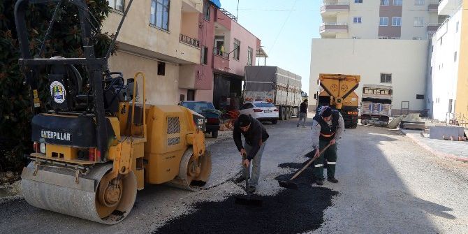Erdemli’de Aşırı Yağıştan Etkilenen Yollar Düzeltiliyor