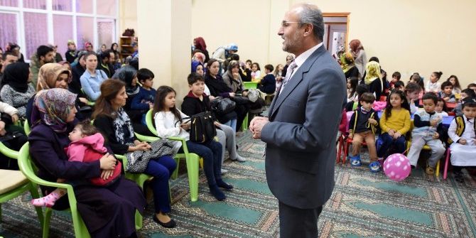 Minik Öğrenciler İlk Karnelerini Aldı