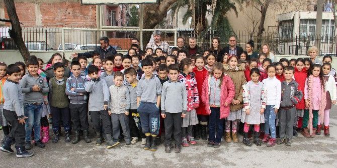 Beşiktaşlı Fevzi’den Öğrencilere Jest