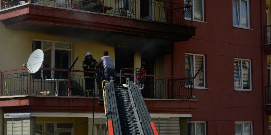 Uşak’ta Ev Yangını Korkuttu