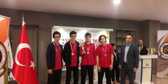 İhlas Koleji Satranç Takımı İstanbul Finallerinde