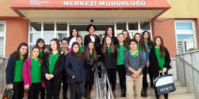 Karne Öncesi Öğrenciler Huzurevini Ziyaret Etti