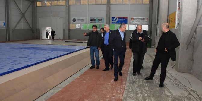 Güreşçilere Salon