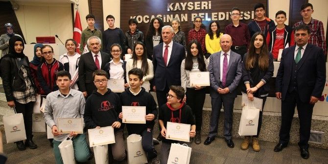 Başkan Çolakbayrakdar, Başarılı Öğrencileri Ödülendirdi