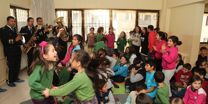 Hem Öğrenip Hem De Eğleniyorlar