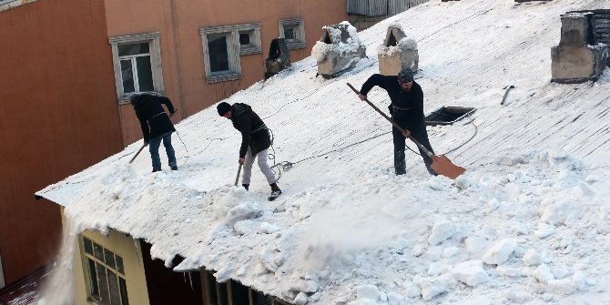 Ekmek Parası İçin Canlarını Hiçe Sayıyorlar