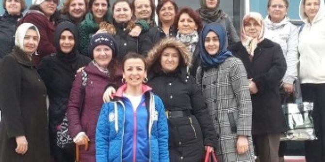 Yunusemre’de Kış Yüzme Kursu Devam Ediyor