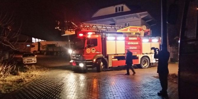 Genç Kız İnşaata Çıkarak İntihar Etmek İstedi