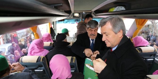 Burhaniye’ De Umrecileri Başkan Yardımcıları Uğurladı