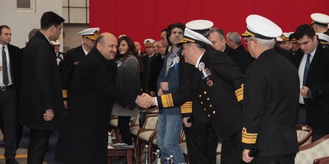 Milli Savunma Bakanı Fikri Işık, İstanbul Fırkateyn’i Sac Kesme Törenine Katıldı