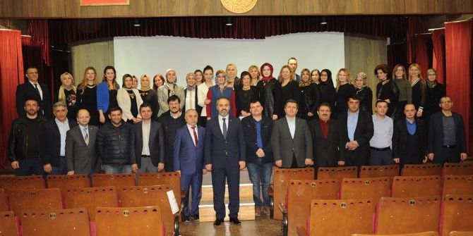 İnesmek’te 400 Kursiyer Sertifika Aldı