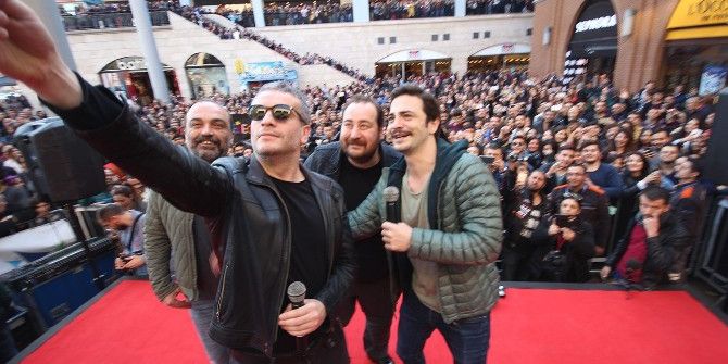 ’Çalgı Çengi İkimiz’ Filminin Oyuncuları Forum Mersin’de Hayranlarıyla Buluştu