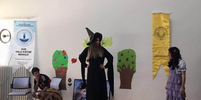 Diyarbakır’daki Yurtlarda Kalan Çocuklara Tiyatro Gösterisi