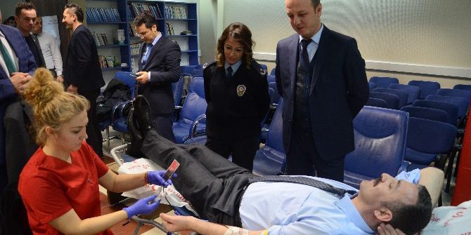 Zonguldak Emniyet Müdürlüğünden Kızılay’a Kan Bağışı