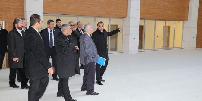 Vali Kamçı 112 Acil Çağrı Merkezinde İncelemelerde Bulundu