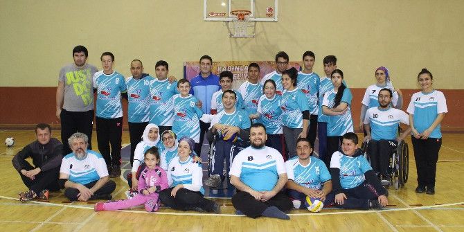 Bedensel Engelli Sporcular Dostluk Maçında Biraraya Geldi