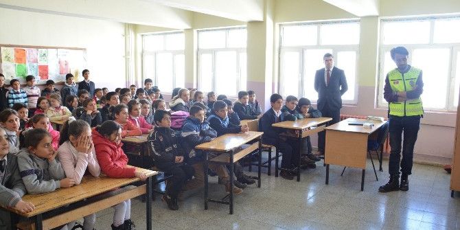 İlkokul Öğrencilerine Trafik Eğitimi