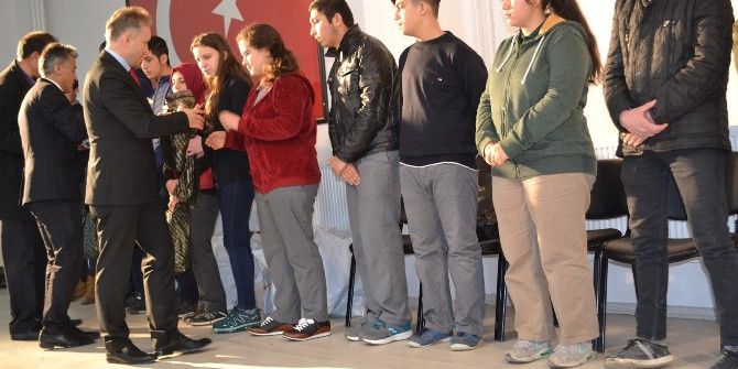 Korkuteli’de Başarılı Öğrencilere Ödül