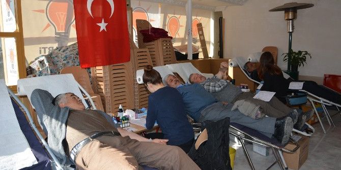 Ak Parti Korkuteli İlçe Teşkilatından Kan Bağışı