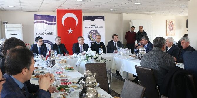 Elazığ Emniyet Müdürü Cangül, Muhtarlarla Bir Araya Geldi