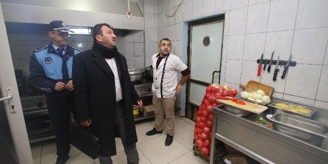 Zabıtadan Akyazı’da Sıkı Denetim