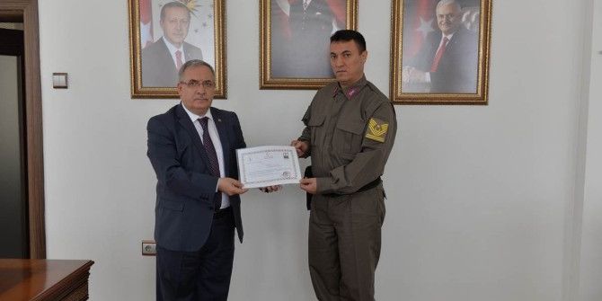 Cinayeti Aydınlatan Komutana Ödül